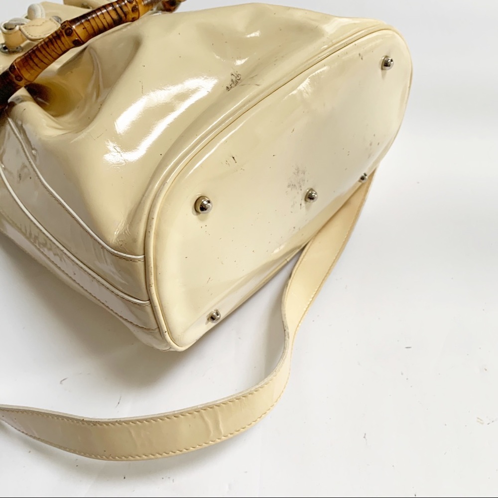 ❤️Gucci White Patent Bamboo Sling Bag - Picture 3 of 8